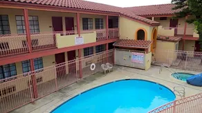 Best Inn - Image 4