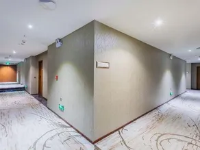 Jurassic Hotel - Image 5