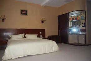 Atour Hotel - Image 4