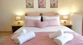 Sevi's Luxury Guesthouse Villa - Image 5