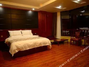 Golden Wheel Hotel - Image 2