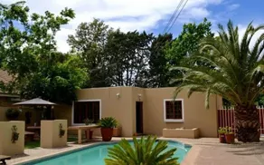 Jock-Inn Guest House - Image 1