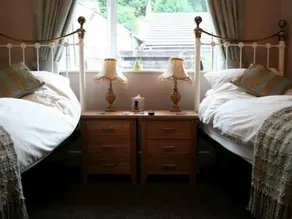 King William The Fourth Guest House - Image 4