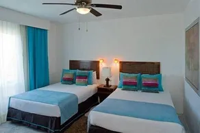 Embarcadero Pacifico Hotel - Image 5