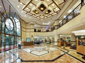 South China Harbour View Hotel - Image 4