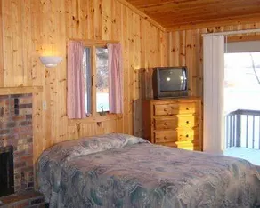 Hiawatha Beach Resort - Image 2