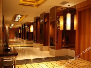 Jinling Lakeview Hotel - Image 5