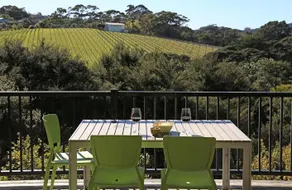 Cedar Cottage Auckland - Image 4