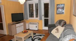 Highland Apartment - Image 2