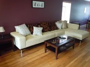 One-Bedroom Apartment in Beverly Hills - Image 4