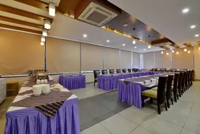 Hotel Signetic Blue Bhopal - Image 3
