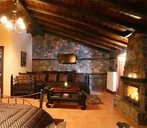 Grand House Suites - Image 4