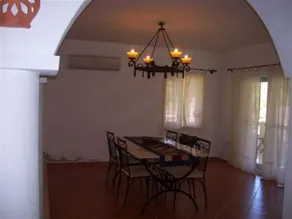 Luxury Bungalow - Image 4