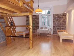 Oktogon City Apartment - Image 4