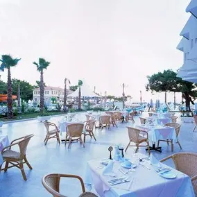 Queen's Park Resort - Image 2