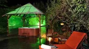Spa Chalets In Olive Grove - Image 5