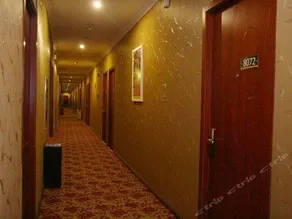 Super 8 Hotel (Beijing Qianmen Guangqumennei Metro Station) - Image 5