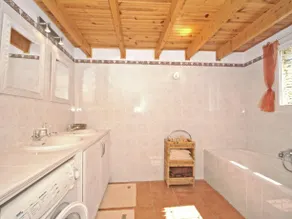 Villa in Villes sur Auzon with Pool - Image 2