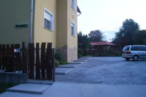 Apartmanház Dorog - Image 4