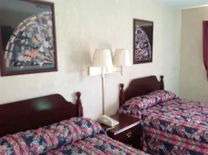 Budget Inn Hazelwood - Image 2