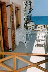 Zorbas Studios & Apartments - Image 3