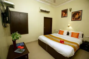 OYO Rooms Umed Club Road Rai Ka Bagh - Image 2