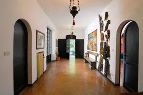 Pitti Villa - Image 2