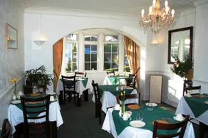 Chellowdene Guest House - Image 2