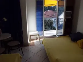 NB Guesthouse - Image 3