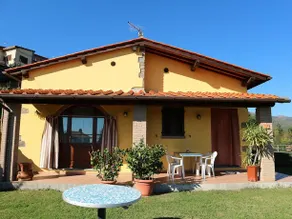 Pretty Holiday Home with Garden, Garden Furniture, Barbecue - Image 1