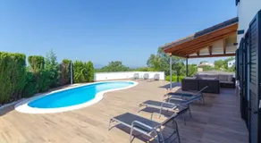 Villa mit Garten, privatem Pool und Grill - Image 4