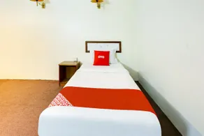 Hotel Mandarin Inn by OYO Rooms - Image 4