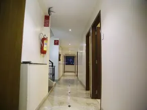 OYO 2726 Hotel Elegant - Image 4