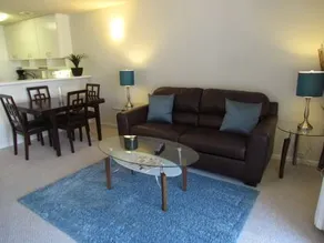 Studio Apartment Near Financial District - Image 2