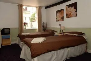 Anchor Hotel - Image 3