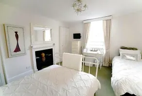 No 4 Ainslie's Belvedere B&B - Image 3
