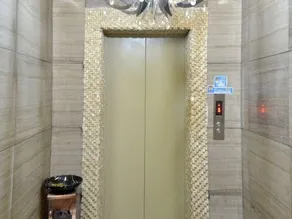 California Business Hotel - Image 5
