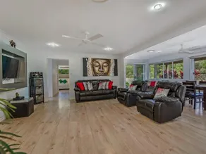 Coolum House Pet Friendly - Image 4