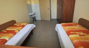 Var-nak Motel - Image 5