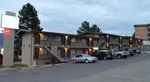 Columbia Motor Inn - Image 2