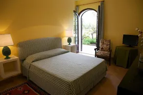 La Pomelia - Image 4