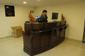Hotel Executive Inn - Image 2