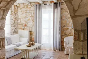 Isabella Zakynthos - Image 3
