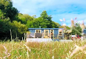 Mid Wales Luxury Huts - Image 2