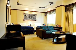 Minzu Hotel Guiyang - Image 2