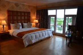 Hotel Zamrud at Dal Lake - Image 5