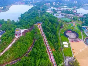Qingjiang Tianlongwan Holiday Hotel - Image 4
