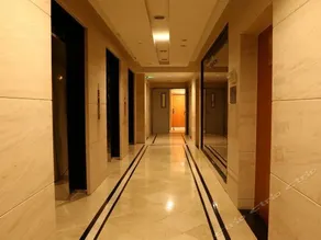 Holiday Sunshine Aparthotel - Image 4