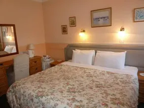Craig Cleeve House - Image 5
