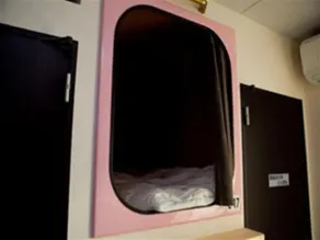 Capsule Hotel Gloria - Image 3